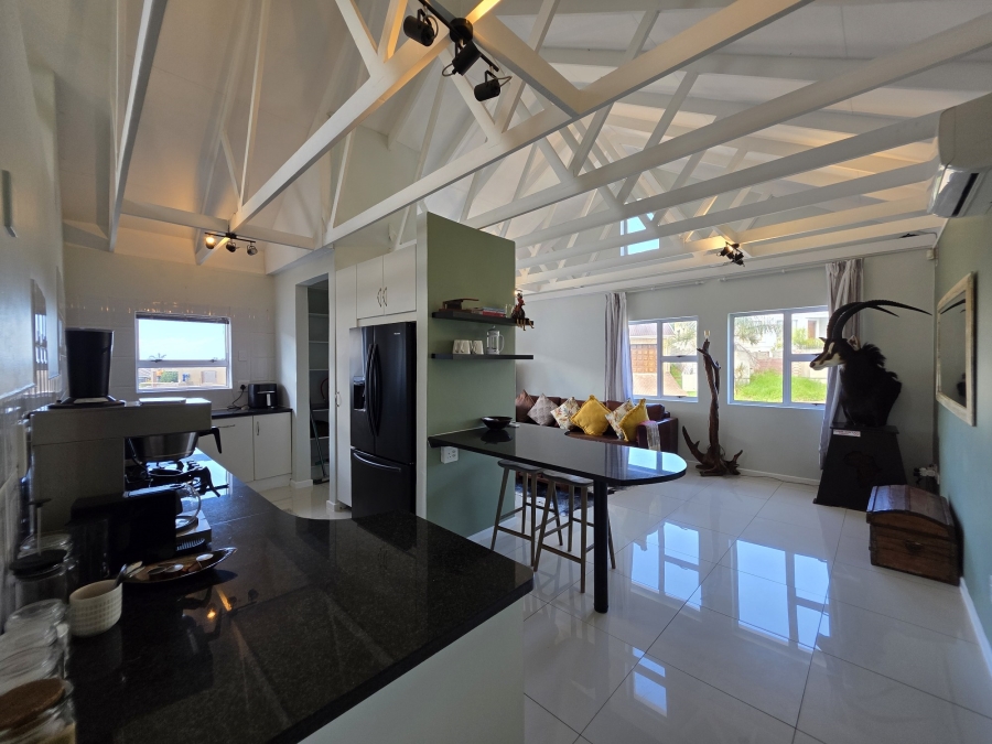 2 Bedroom Property for Sale in Wavecrest Eastern Cape